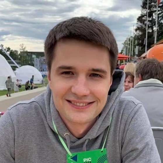 Максим Салахов